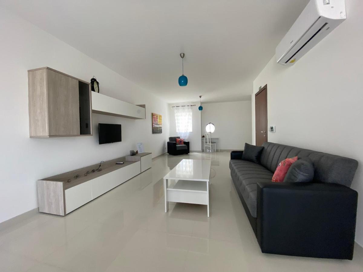 Sunshine Apartments Mellieha - Modern Three Bedroom Apartment - Apt No 2 Exterior photo